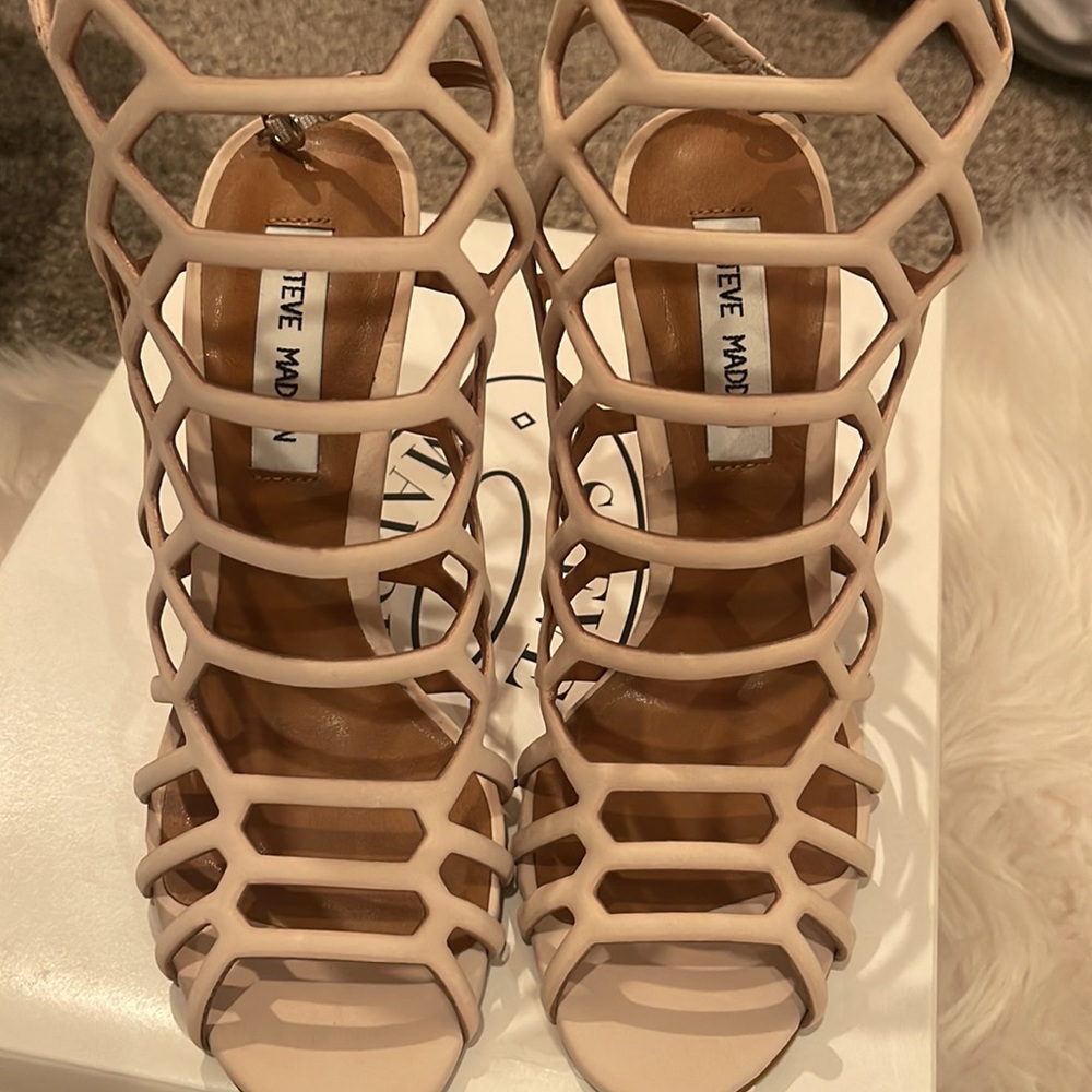 Steve Madden Nude nubuck heels 7.5 - Picture 8 of 8